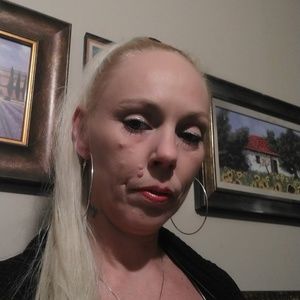 Meet your Posher, Alicia